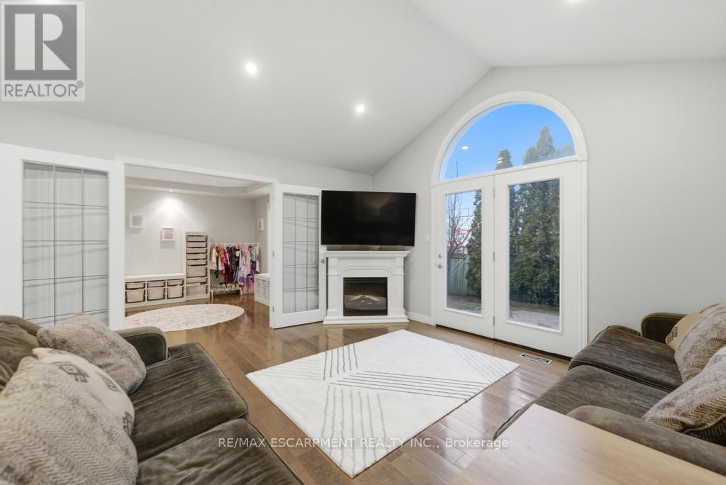 7 Vidal Court, Grimsby (Grimsby East), Ontario  L3M 5R8 - Photo 11 - X12855518