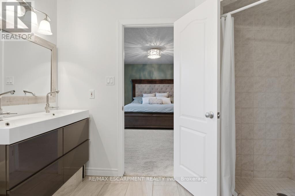 7 Vidal Court, Grimsby (Grimsby East), Ontario  L3M 5R8 - Photo 17 - X12855518