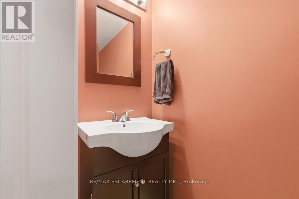 7 Vidal Court, Grimsby (Grimsby East), Ontario  L3M 5R8 - Photo 24 - X12855518