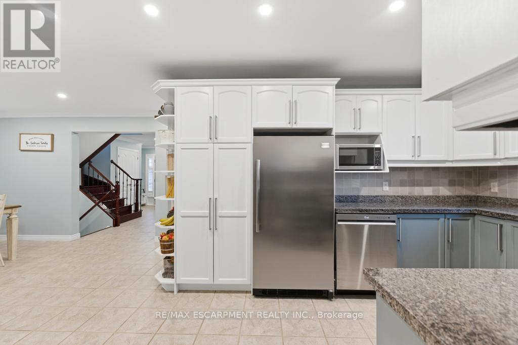 7 Vidal Court, Grimsby (Grimsby East), Ontario  L3M 5R8 - Photo 8 - X12855518