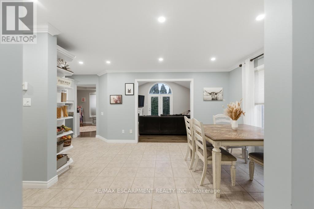 7 Vidal Court, Grimsby (Grimsby East), Ontario  L3M 5R8 - Photo 9 - X12855518