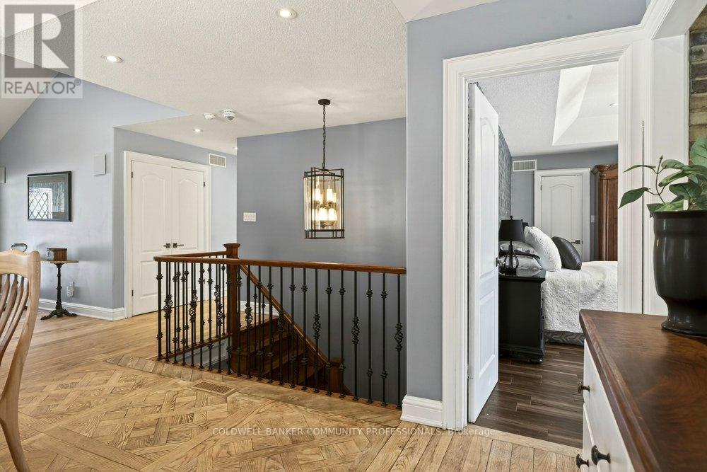 389 Clarendon Drive, Hamilton (Ancaster), Ontario  L9G 2Z1 - Photo 18 - X12855526