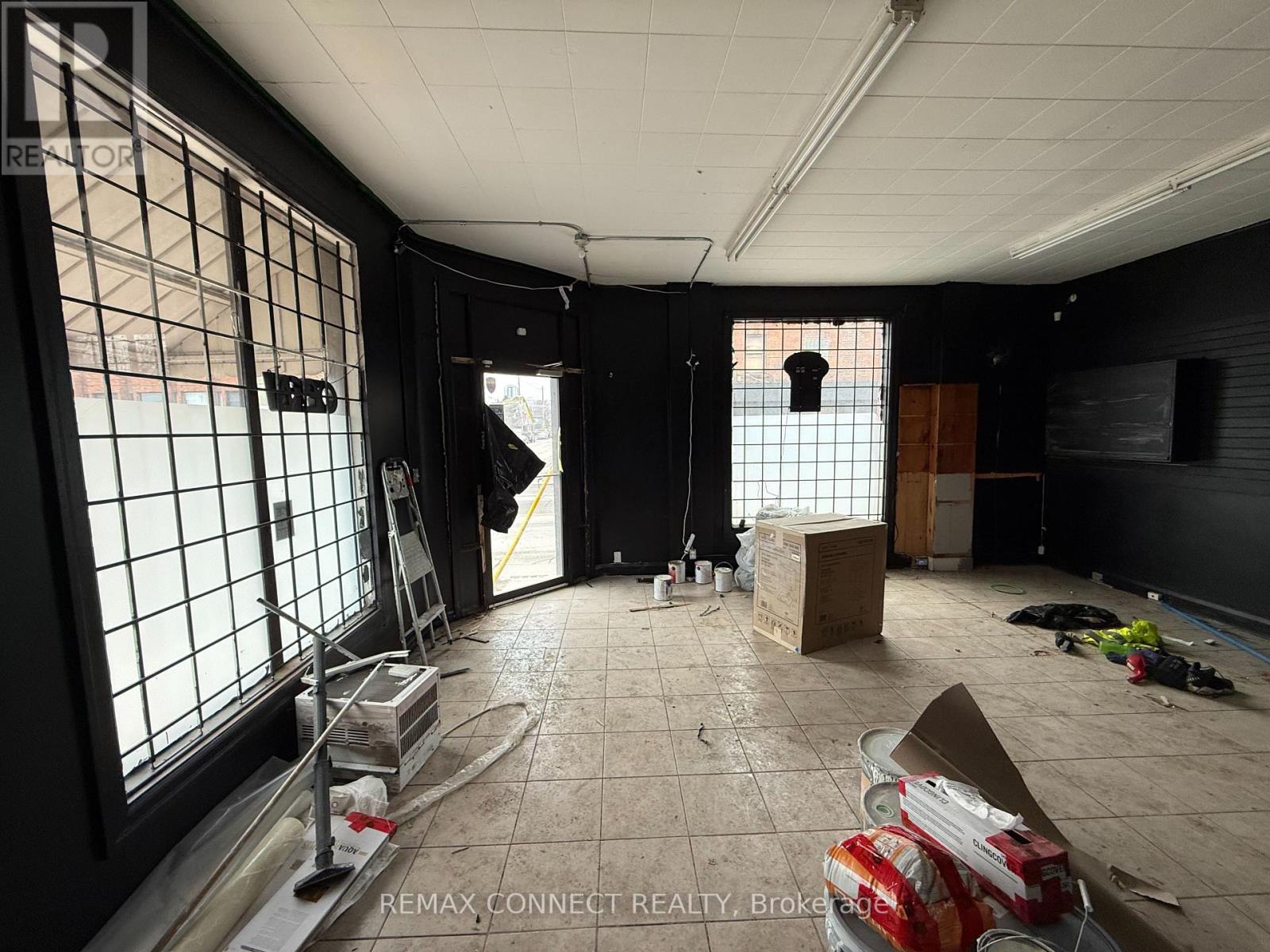 #main - 267 Catharine Street N, Hamilton (Beasley), Ontario  L8L 4S8 - Photo 6 - X12855590