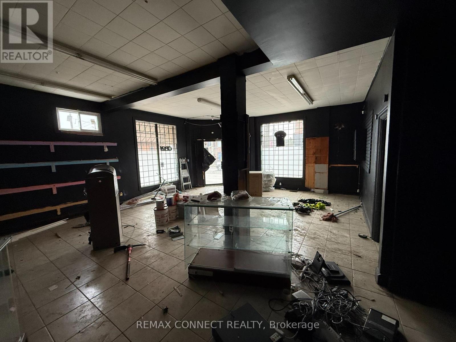 #main - 267 Catharine Street N, Hamilton (Beasley), Ontario  L8L 4S8 - Photo 7 - X12855590