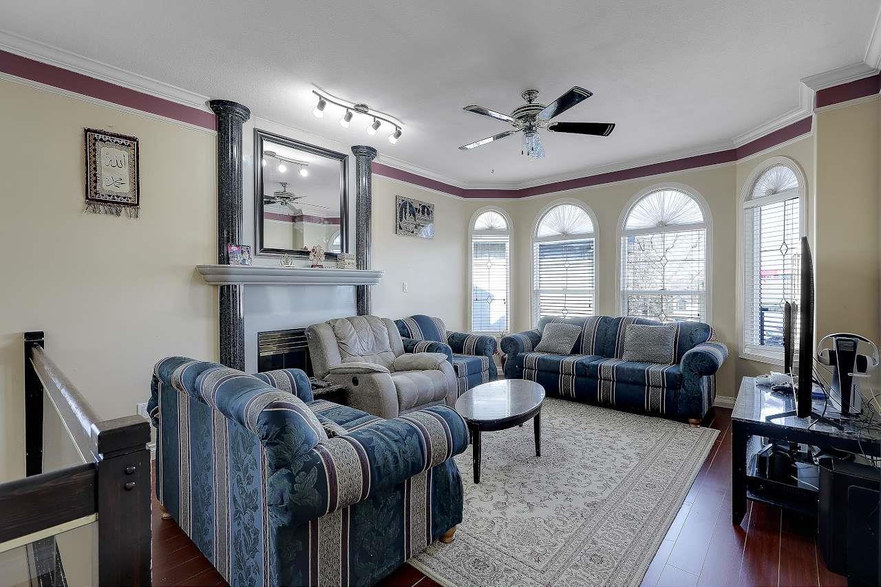 7563 127 Street, Surrey, British Columbia  V3W 0G2 - Photo 3 - R3096902