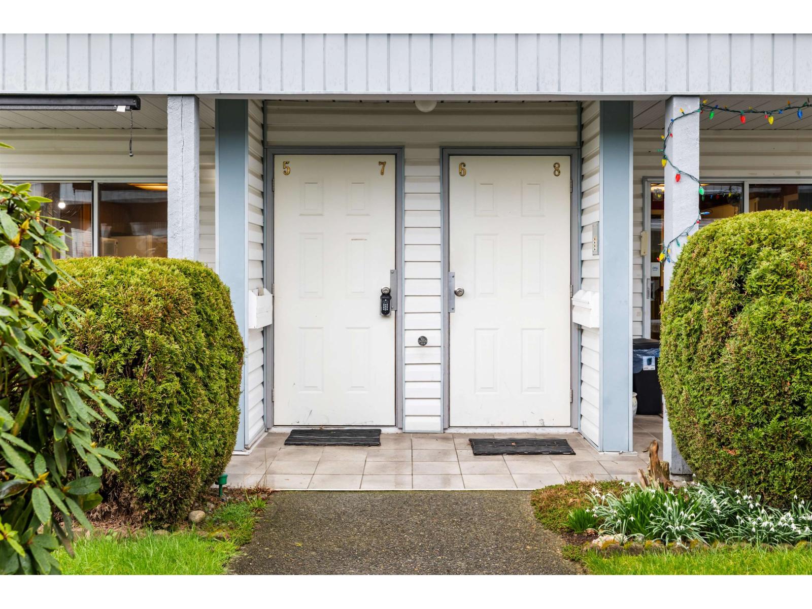 5 32691 Garibaldi Drive, Abbotsford, British Columbia  V2T 5T7 - Photo 3 - R3096167