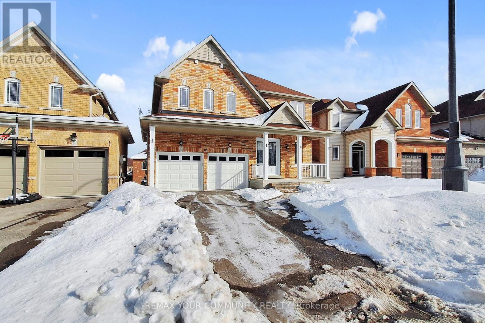 UPPER LEVEL - 25 BACHE AVENUE, Georgina, Ontario