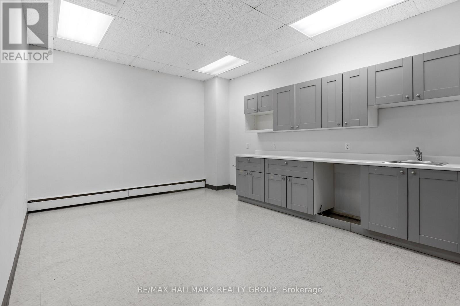 312 - 225 Metcalfe Street, Ottawa, Ontario  K2P 1P9 - Photo 3 - X12855680