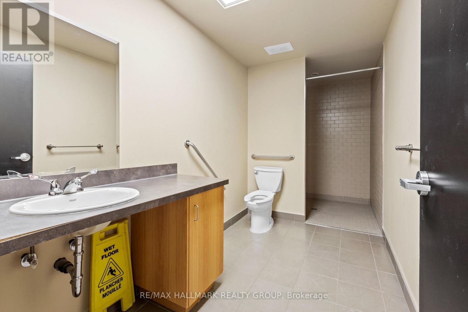 312 - 225 Metcalfe Street, Ottawa, Ontario  K2P 1P9 - Photo 4 - X12855680