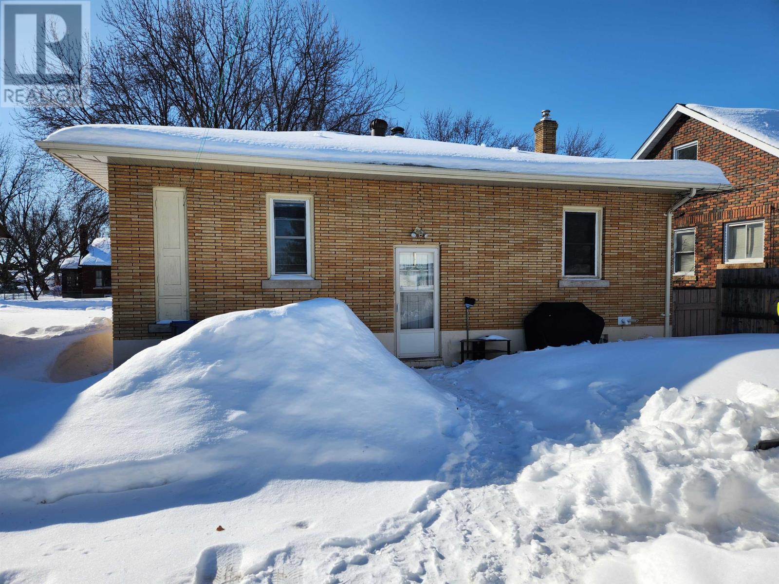 536 Hyde Park Ave, Thunder Bay, Ontario  P7E 1X9 - Photo 3 - TB2600364