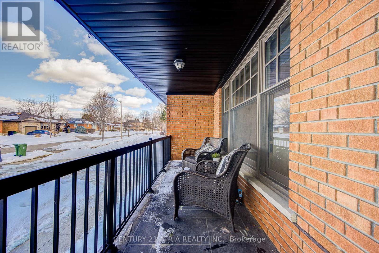 23 Ladbrooke Road, Toronto (Willowridge-Martingrove-Richview), Ontario  M3R 2A7 - Photo 4 - W12826996