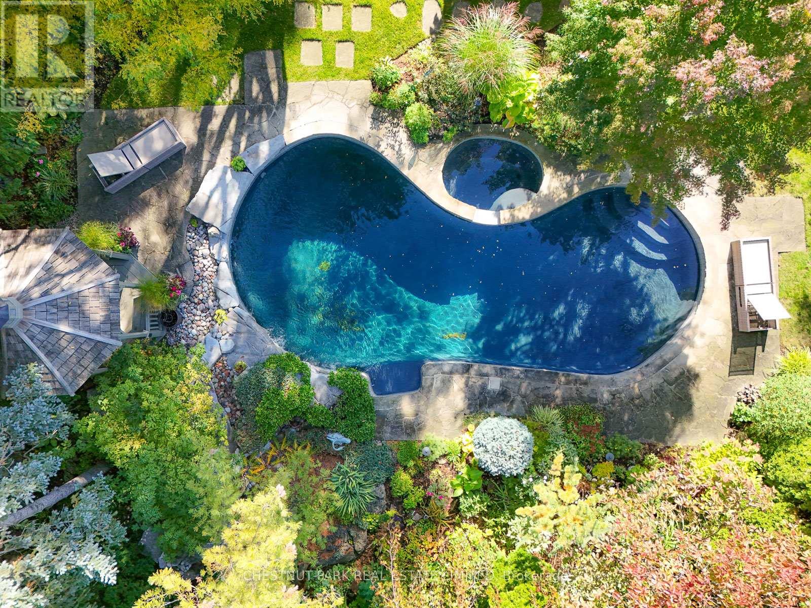 4 Cheltenham Court, Brampton, Ontario  L6W 1J3 - Photo 8 - W12794216