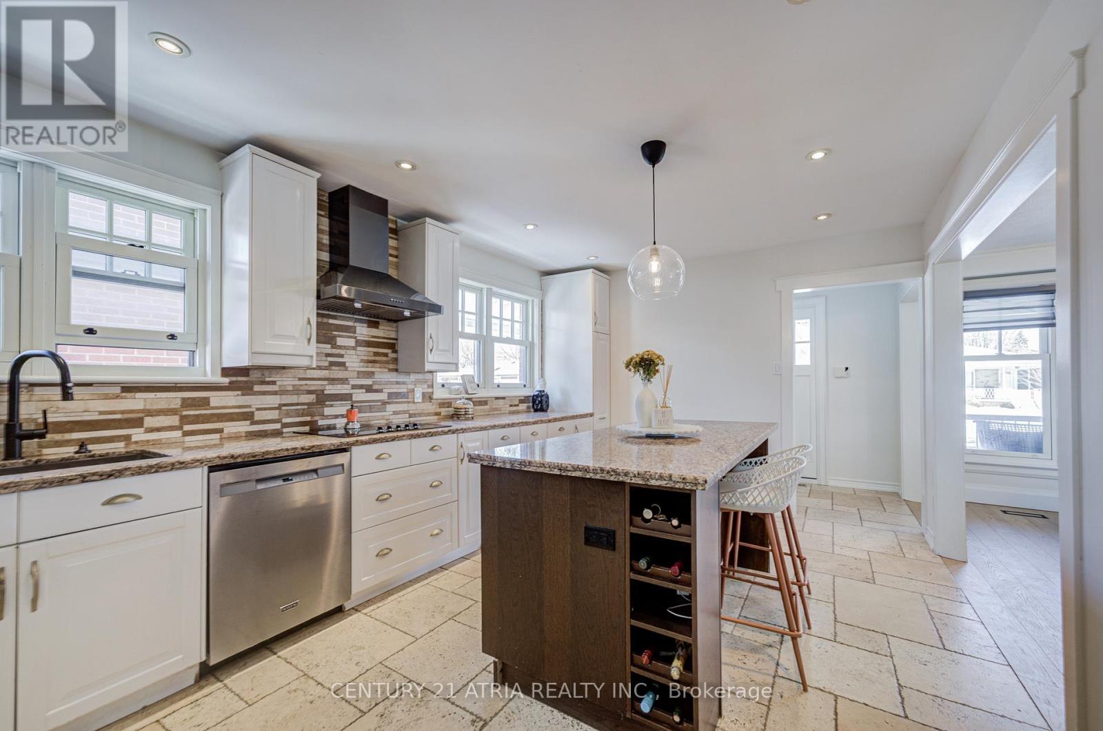 23 Ladbrooke Road, Toronto (Willowridge-Martingrove-Richview), Ontario  M3R 2A7 - Photo 14 - W12826996