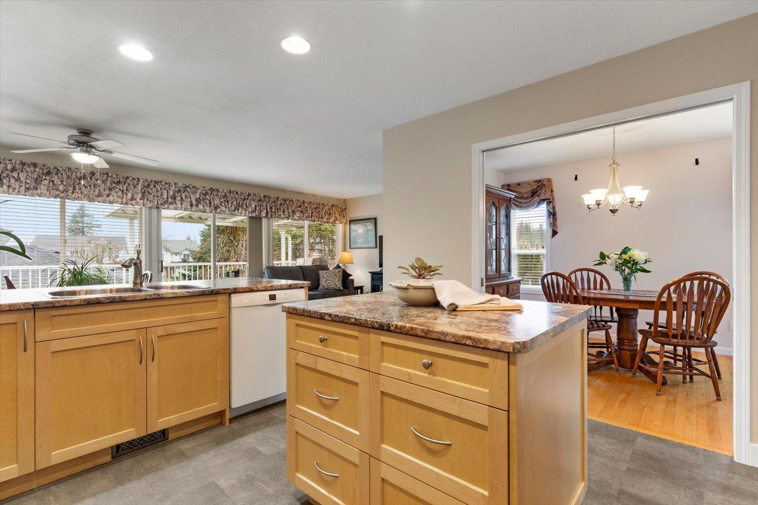 5635 Villa Rosa Place, Sardis South, Chilliwack, British Columbia  V2R 3K6 - Photo 7 - R3096733