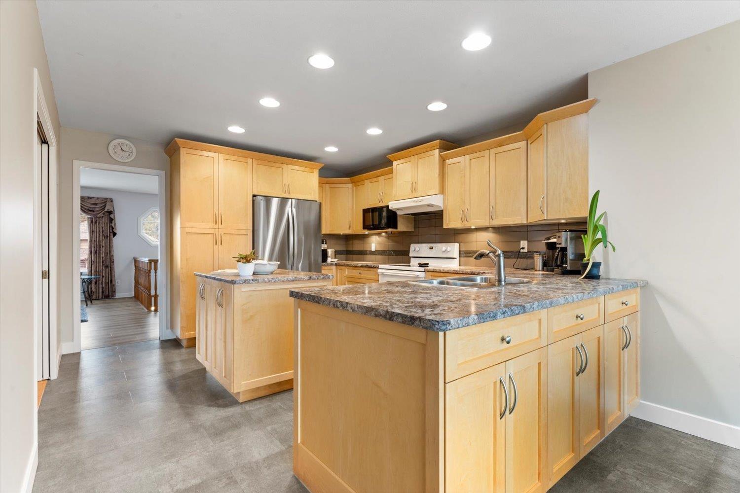 5635 Villa Rosa Place, Sardis South, Chilliwack, British Columbia  V2R 3K6 - Photo 6 - R3096733