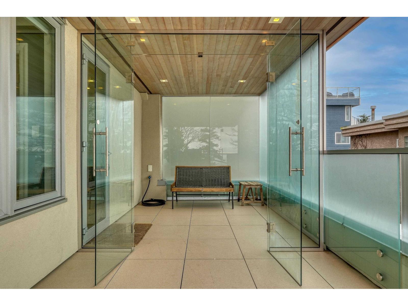 15046 Buena Vista Avenue, White Rock, British Columbia  V4B 1X9 - Photo 36 - R3096979