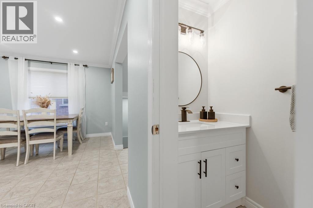 7 Vidal Court, Grimsby, Ontario  L3M 5R8 - Photo 10 - 40810267