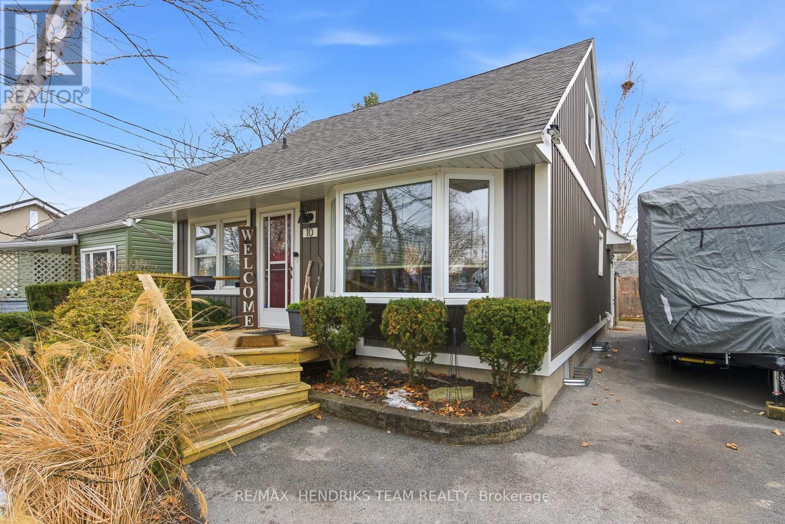 10 Alice Street, St. Catharines, Ontario  L2R 1L7 - Photo 1 - X12855658