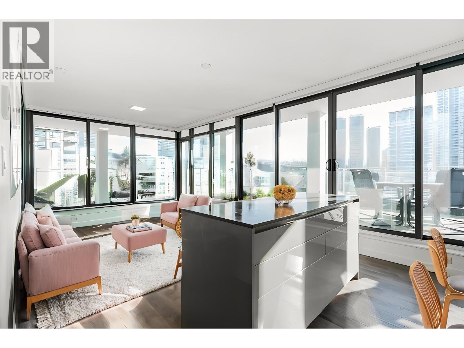 303 4488 Juneau Street, Burnaby, British Columbia  V5C 0M4 - Photo 4 - R3096044