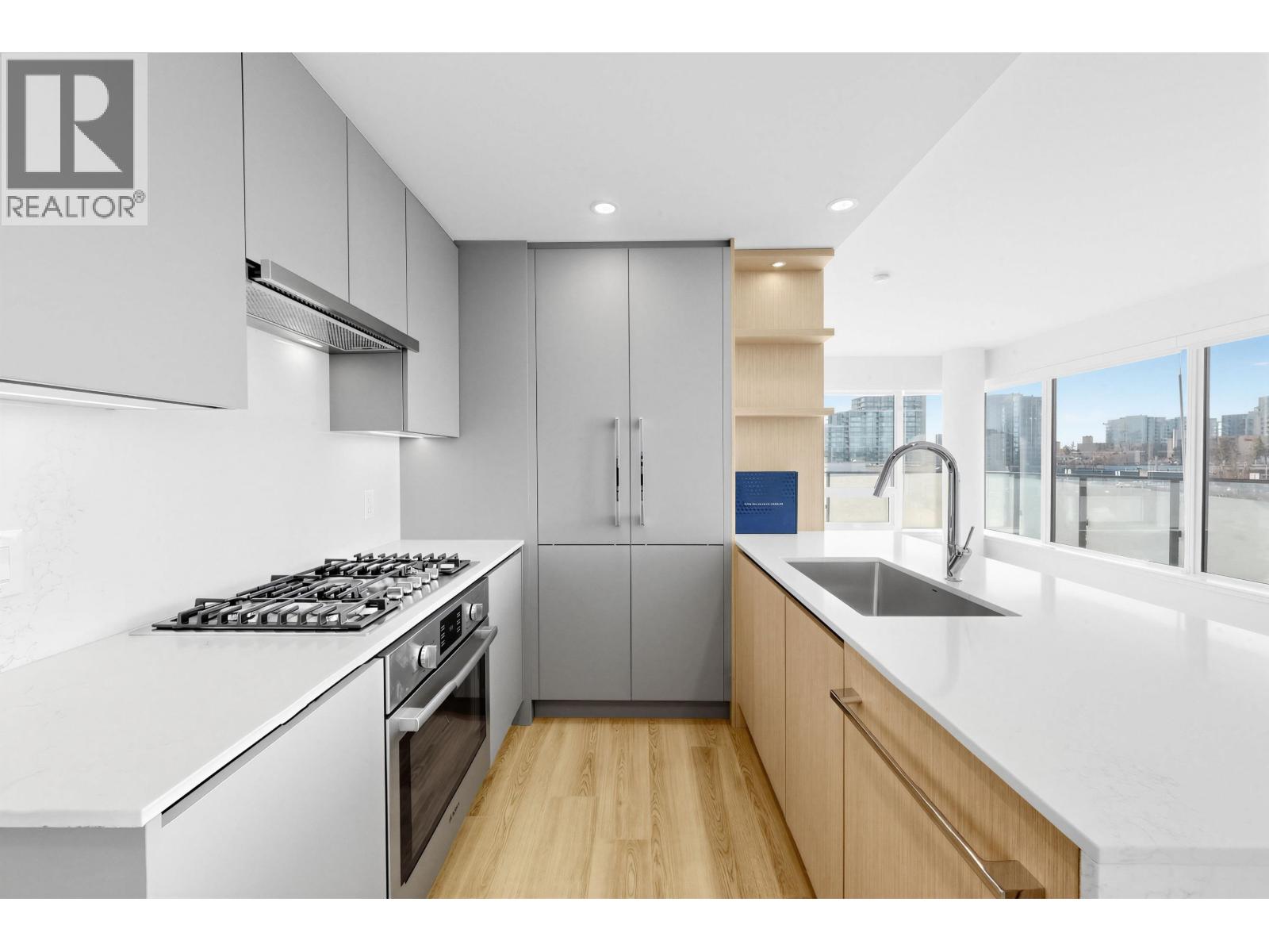 407 7977 Lansdowne Road, Richmond, British Columbia  V6X 0X7 - Photo 4 - R3096301