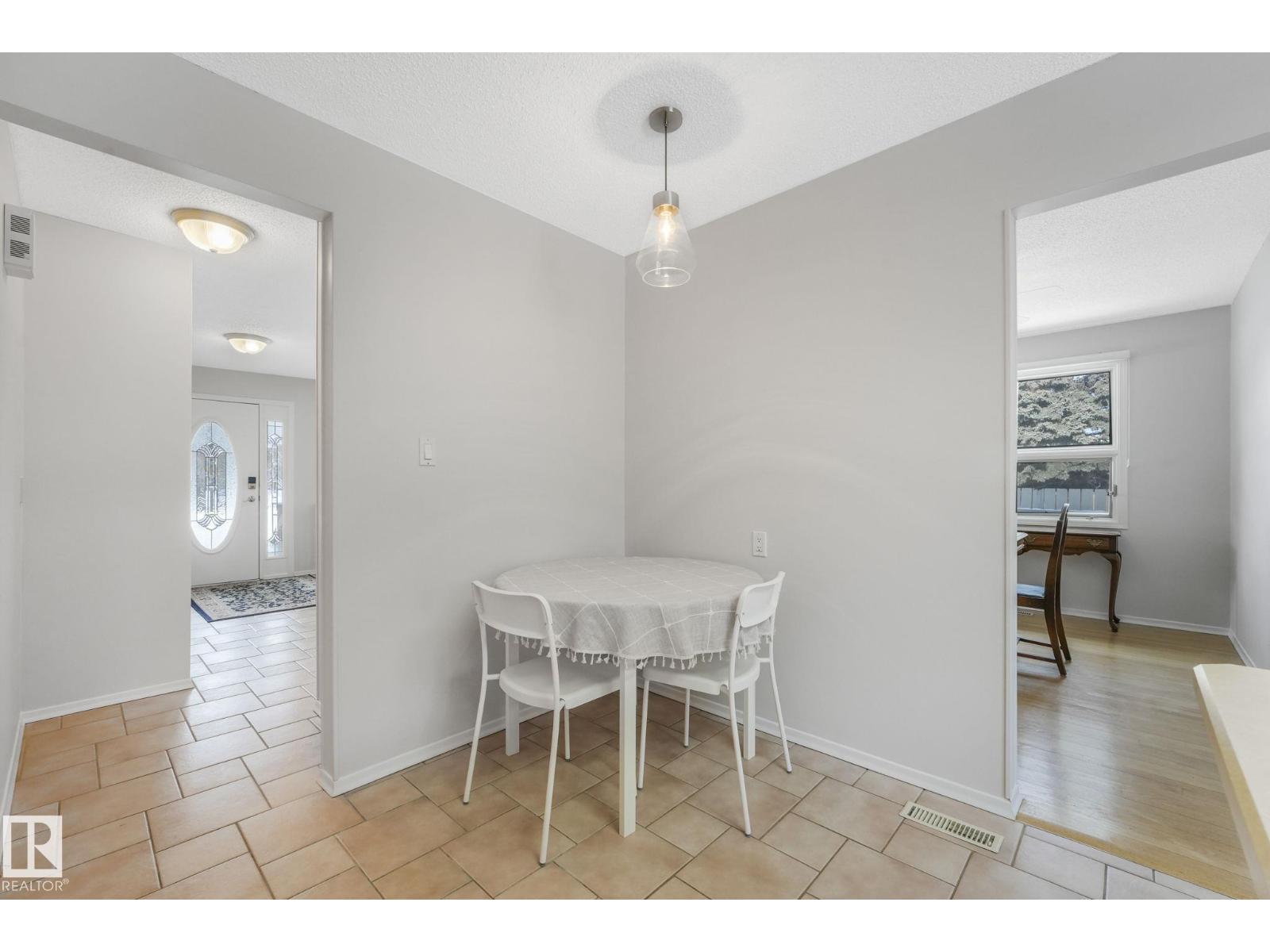 587 Wahstao Rd Nw, Edmonton, Alberta  T5T 2X9 - Photo 14 - E4476291