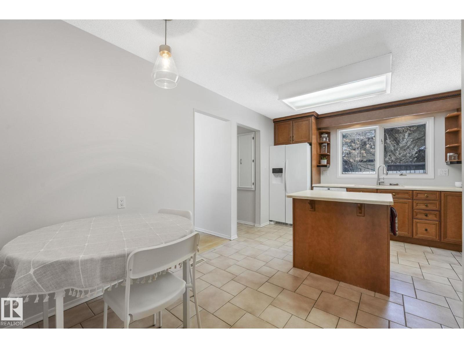 587 Wahstao Rd Nw, Edmonton, Alberta  T5T 2X9 - Photo 13 - E4476291