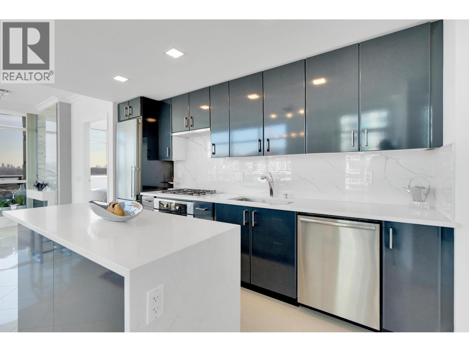 1102 172 Victory Ship Way, North Vancouver, British Columbia  V7L 0B5 - Photo 10 - R3096971