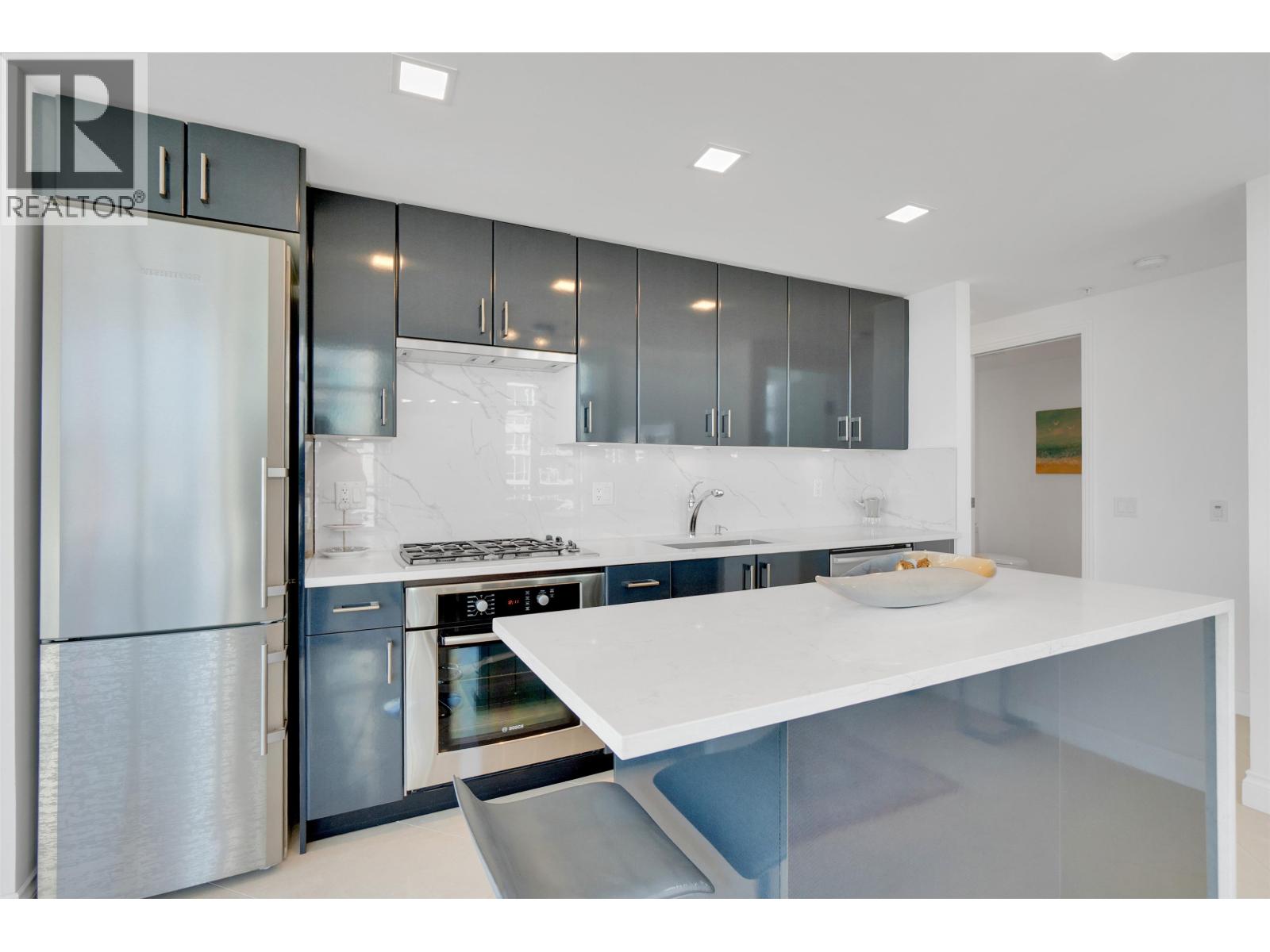 1102 172 Victory Ship Way, North Vancouver, British Columbia  V7L 0B5 - Photo 11 - R3096971