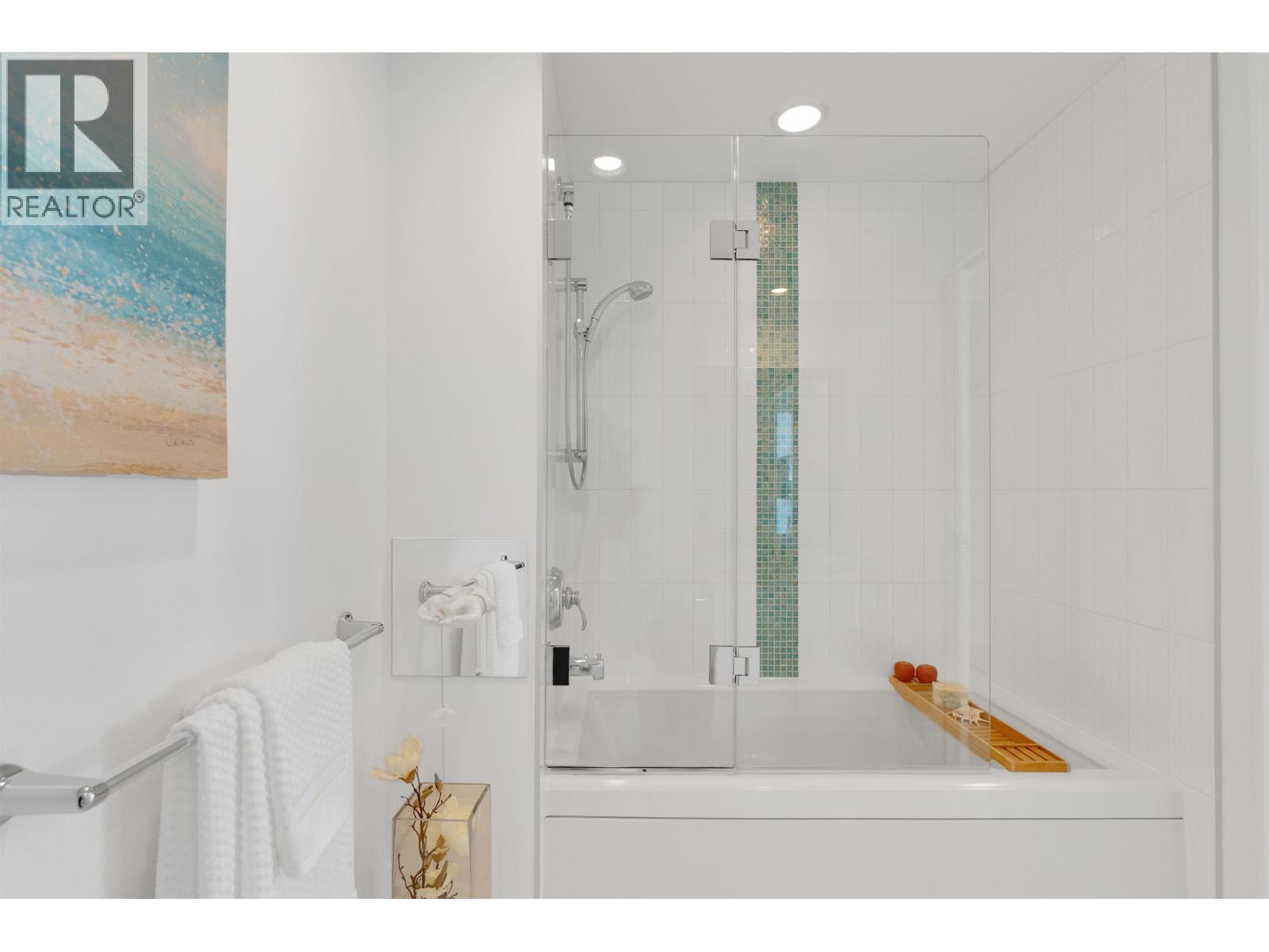 1102 172 Victory Ship Way, North Vancouver, British Columbia  V7L 0B5 - Photo 8 - R3096971