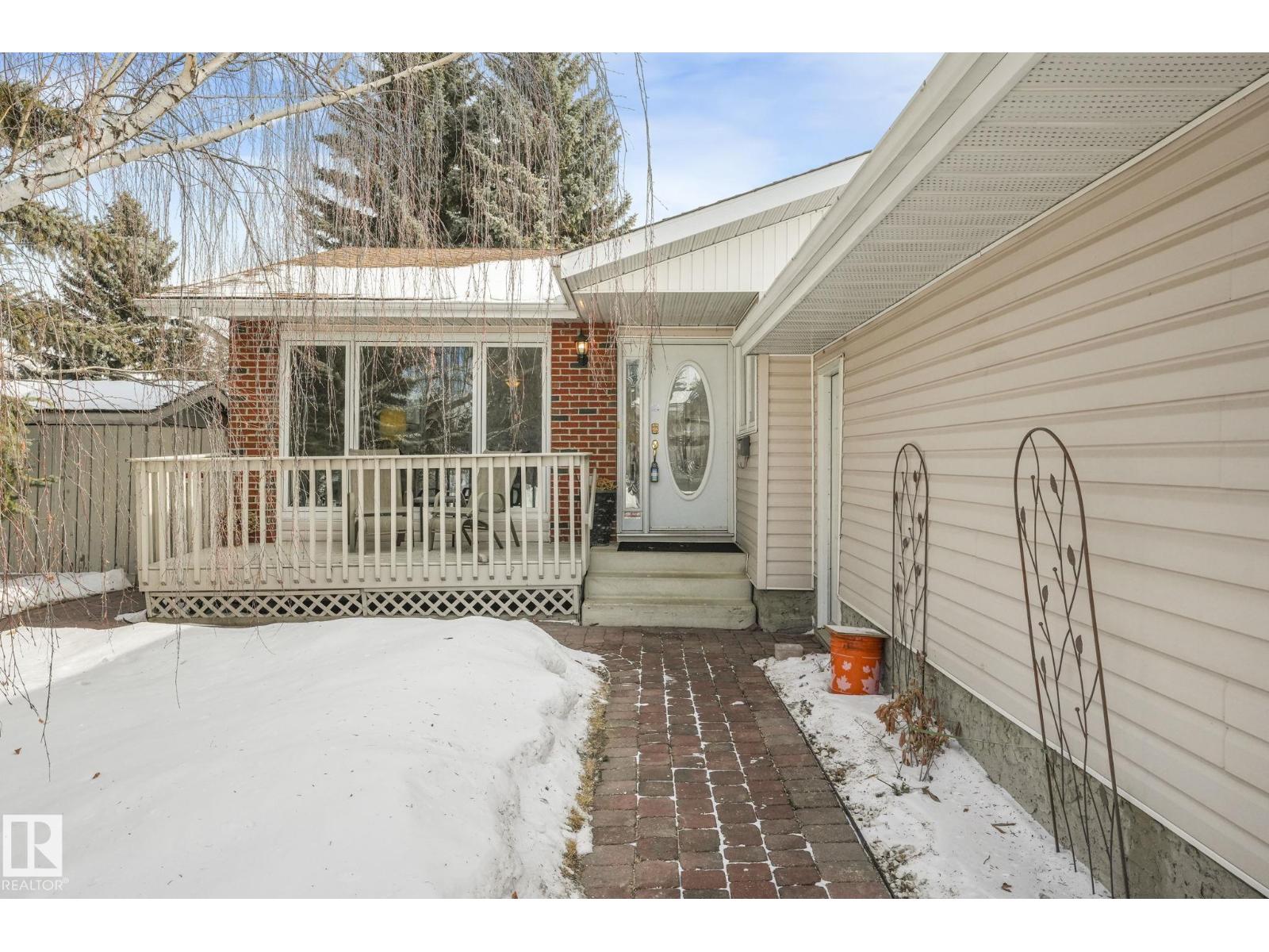 587 Wahstao Rd Nw, Edmonton, Alberta  T5T 2X9 - Photo 2 - E4476291