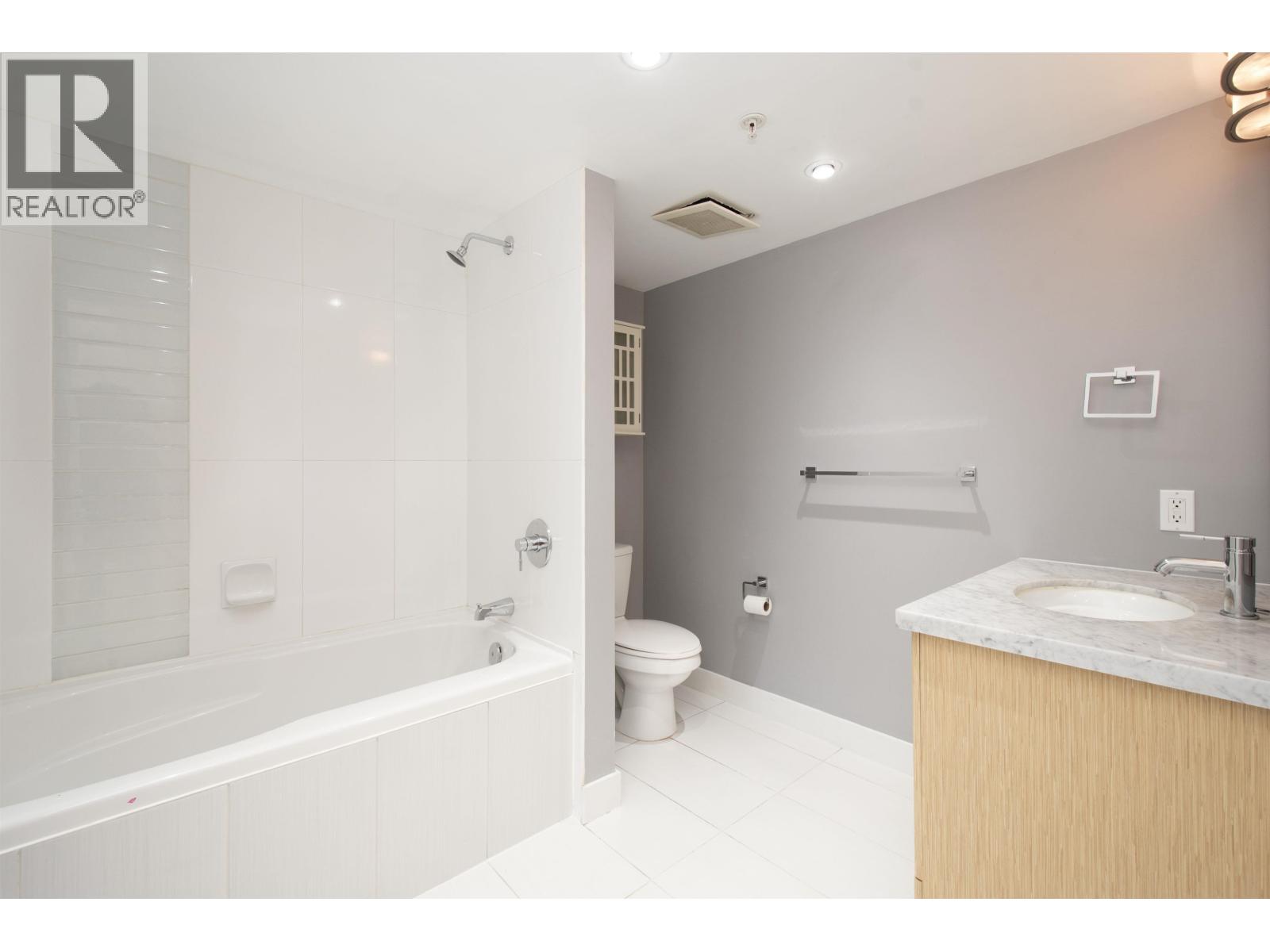 301 160 W 3rd Street, North Vancouver, British Columbia  V7M 0A9 - Photo 8 - R3096990