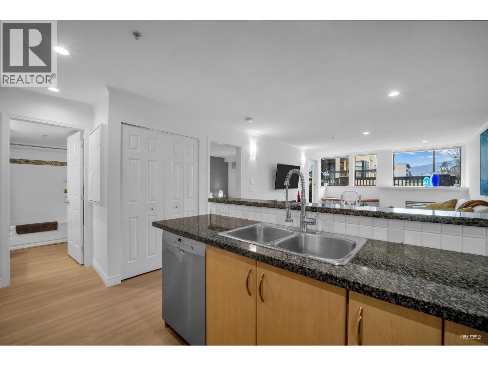 207 305 Lonsdale Avenue, North Vancouver, British Columbia  V7M 2G3 - Photo 10 - R3096996