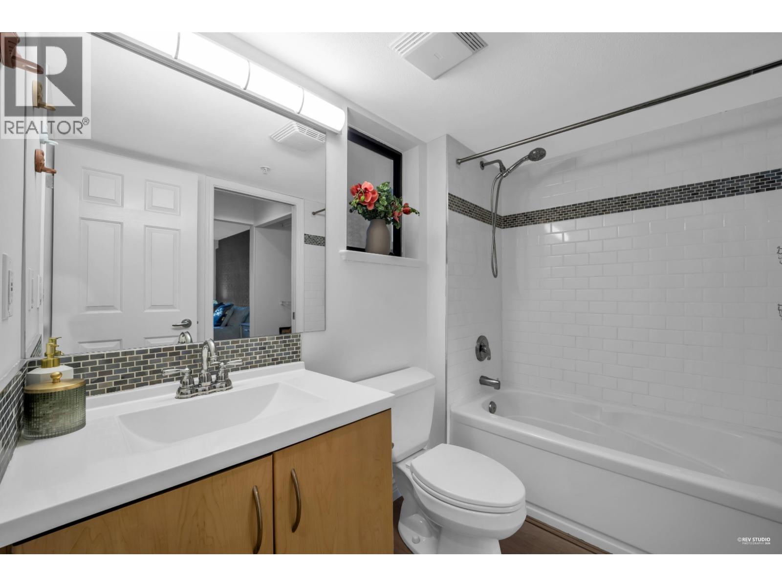 207 305 Lonsdale Avenue, North Vancouver, British Columbia  V7M 2G3 - Photo 22 - R3096996