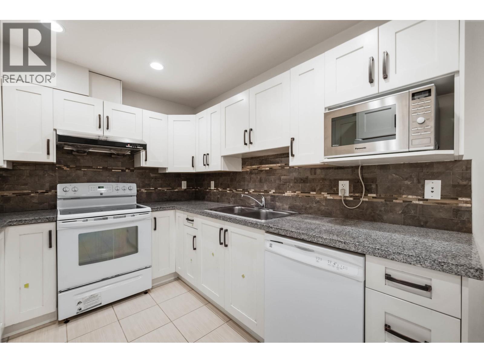 1383 Trafalgar Street, Coquitlam, British Columbia  V3E 0E9 - Photo 32 - R3097001