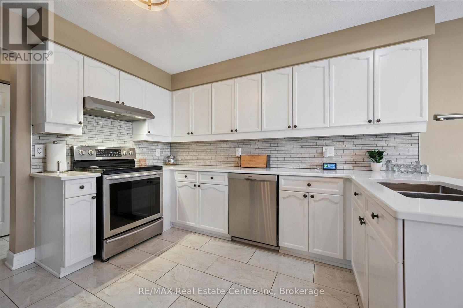 98 Cedarvale Avenue, Guelph, Ontario  N1E 7K2 - Photo 2 - X12855682