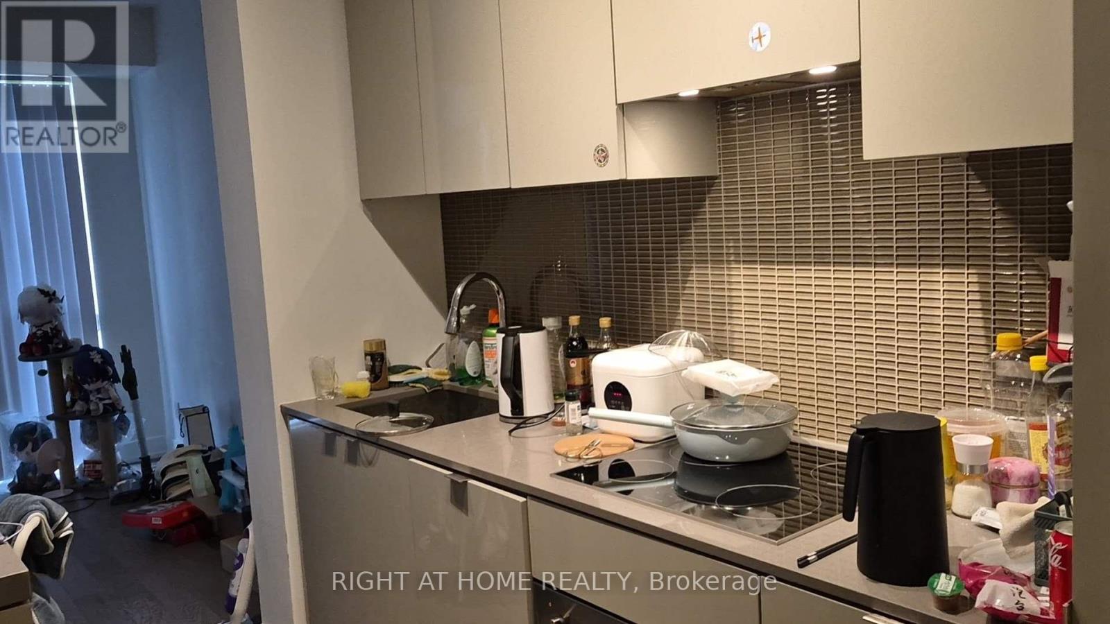 813 - 7 Grenville Street, Toronto (Bay Street Corridor), Ontario  M4Y 0E9 - Photo 28 - C12846714