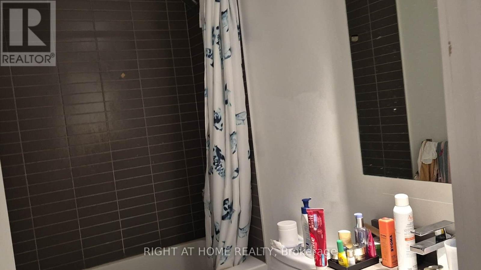 813 - 7 Grenville Street, Toronto (Bay Street Corridor), Ontario  M4Y 0E9 - Photo 34 - C12846714