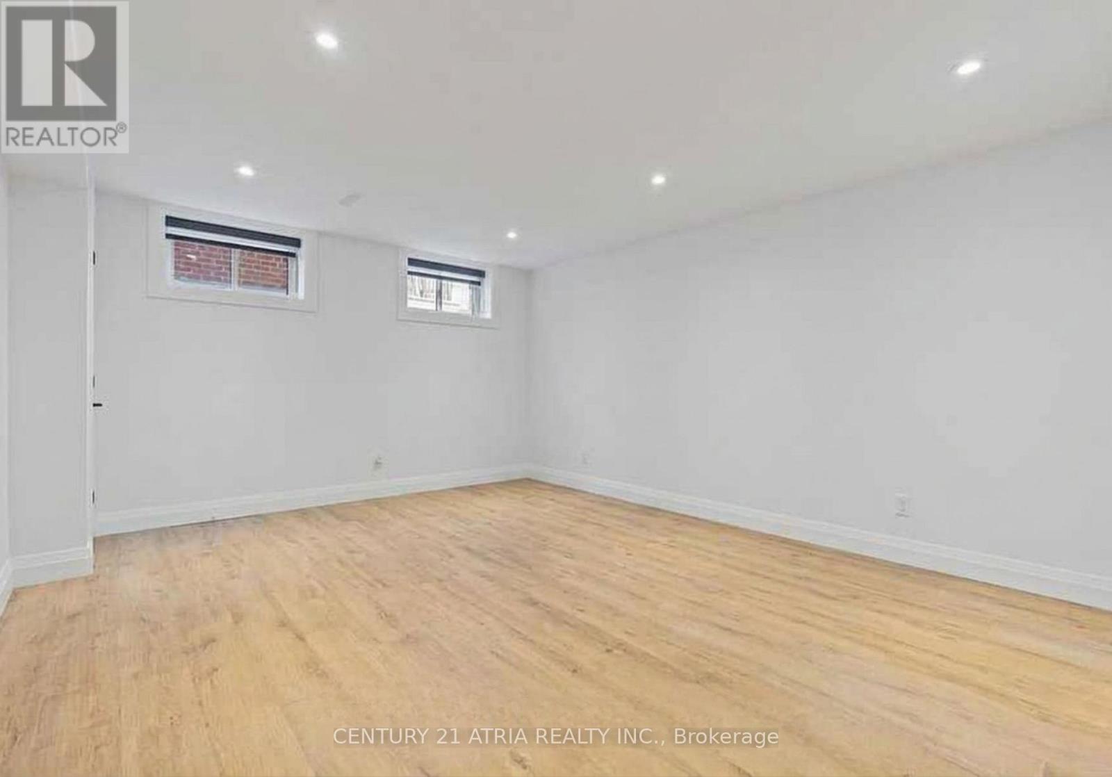 23 Ladbrooke Road, Toronto (Willowridge-Martingrove-Richview), Ontario  M3R 2A7 - Photo 37 - W12826996