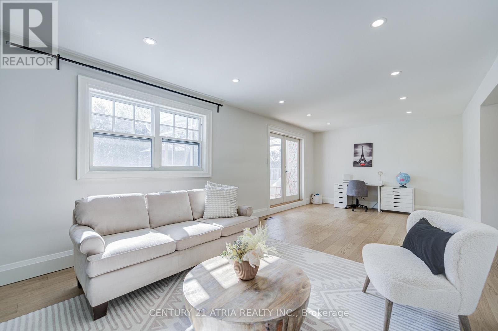 23 Ladbrooke Road, Toronto (Willowridge-Martingrove-Richview), Ontario  M3R 2A7 - Photo 28 - W12826996