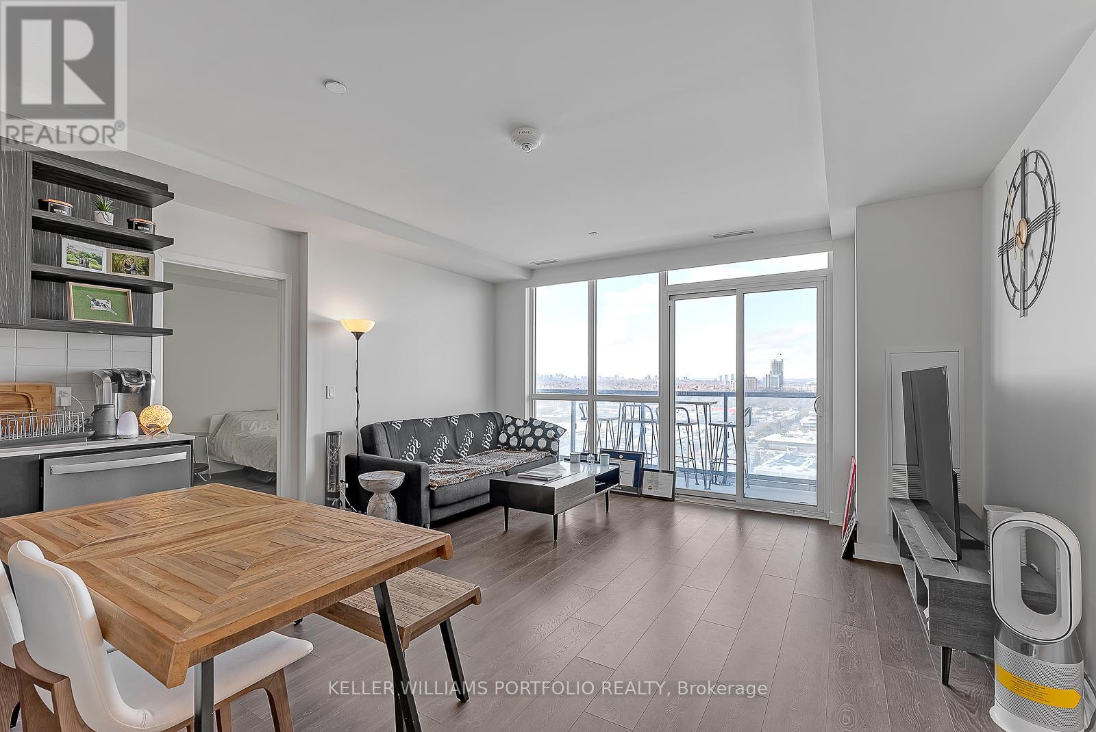 2203 - 6 Sonic Way, Toronto (Flemingdon Park), Ontario  M3C 0P1 - Photo 2 - C12855620