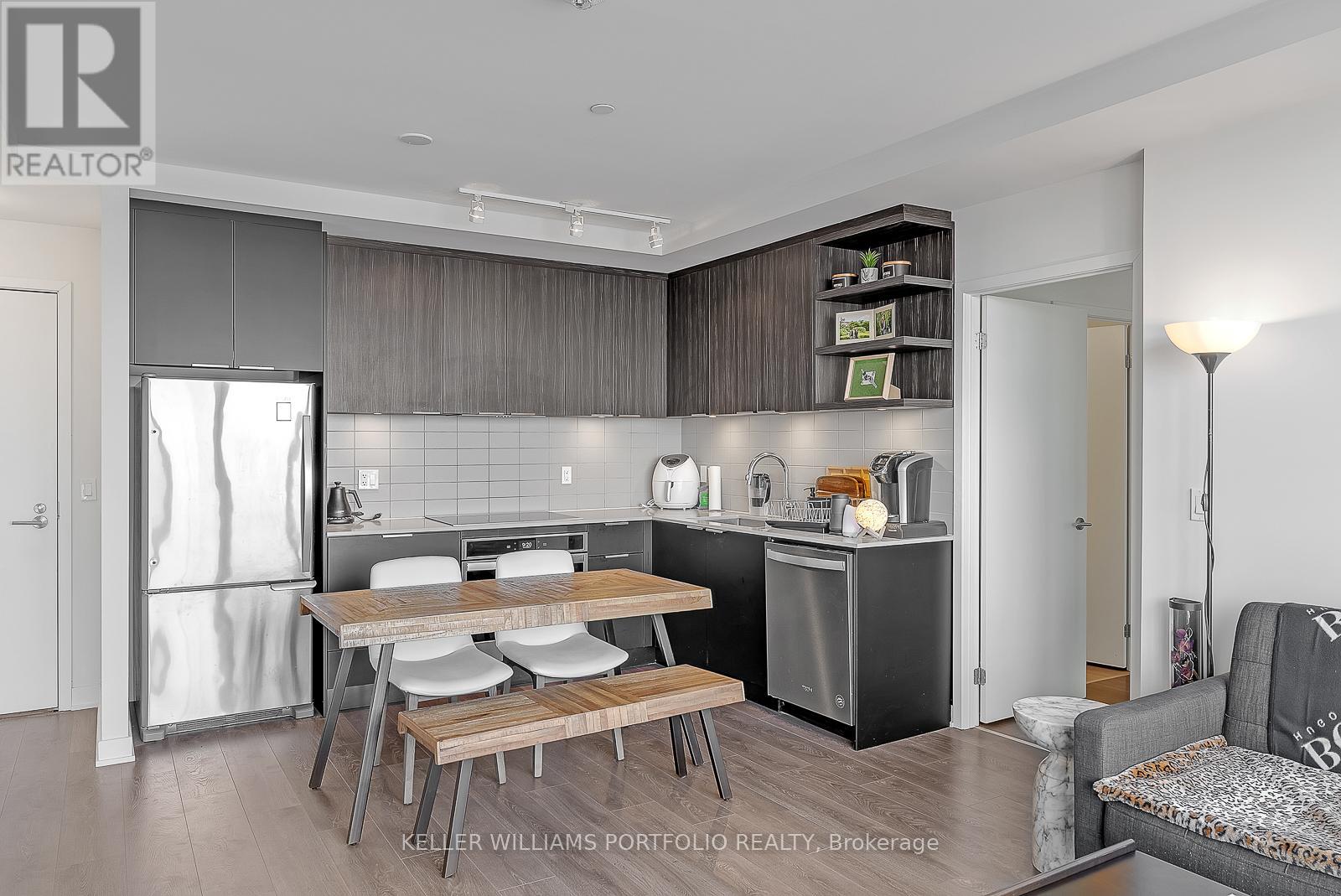 2203 - 6 Sonic Way, Toronto (Flemingdon Park), Ontario  M3C 0P1 - Photo 7 - C12855620