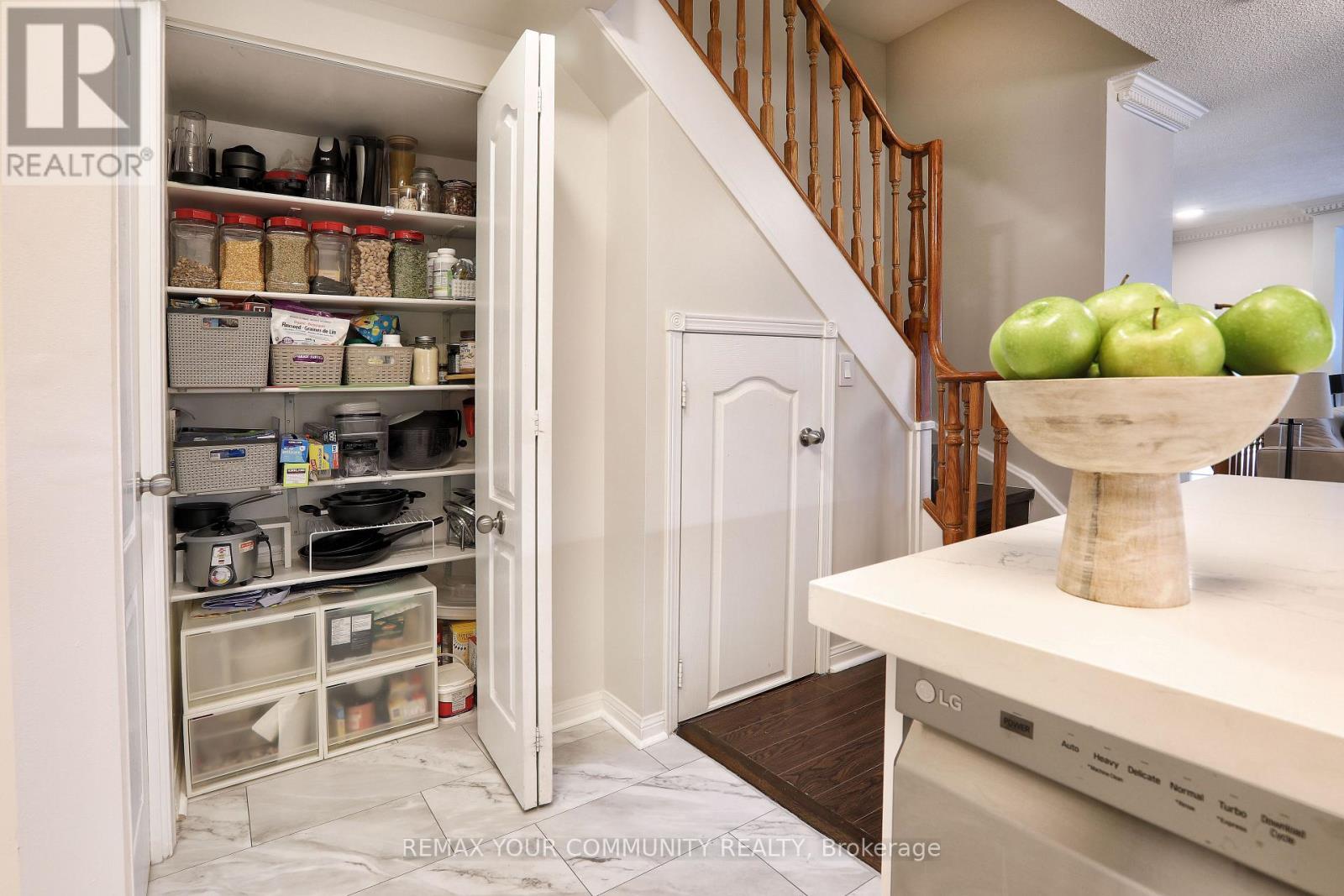 1213 - 28 Sommerset Way, Toronto (Willowdale East), Ontario  M2N 6W7 - Photo 13 - C12855626