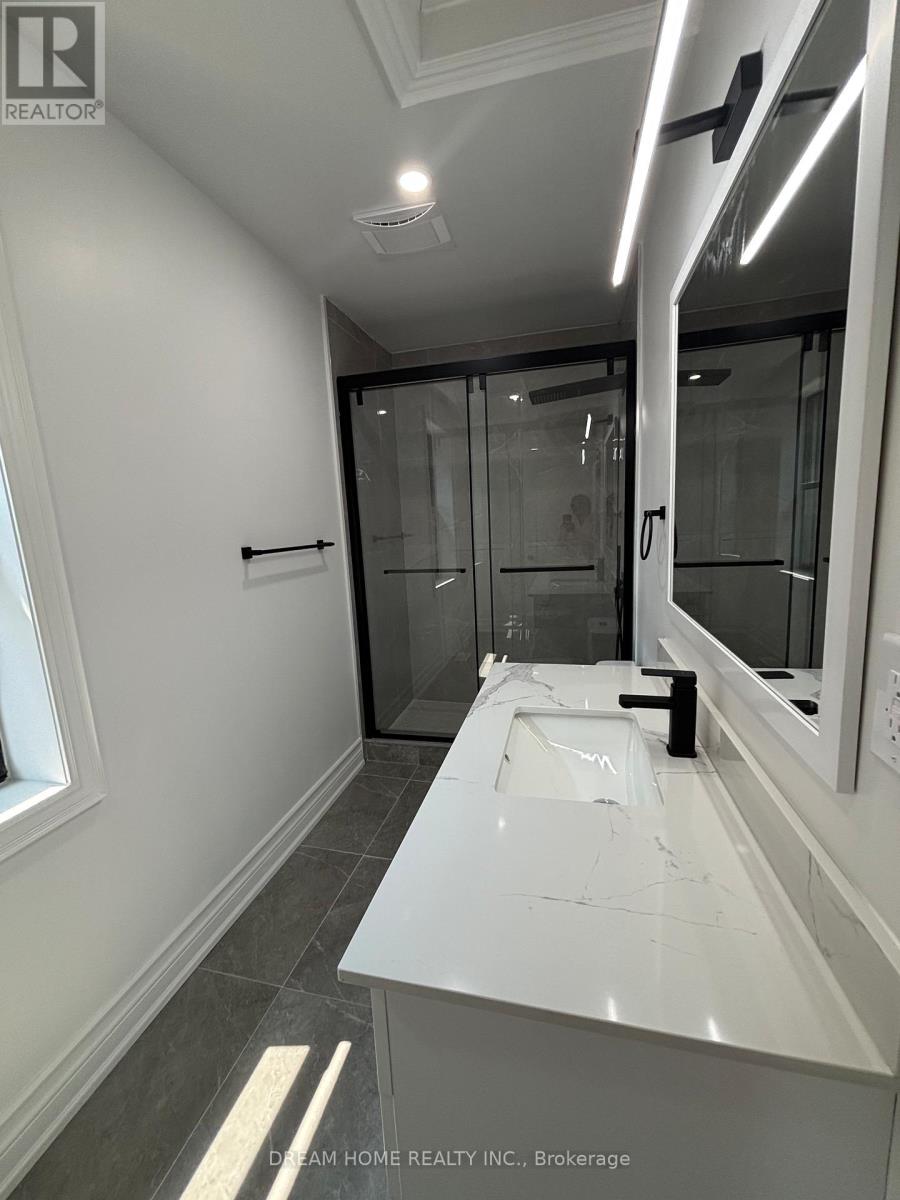 Upper - 9 Rusholme Drive E, Toronto (Little Portugal), Ontario  M6J 3K1 - Photo 15 - C12855686