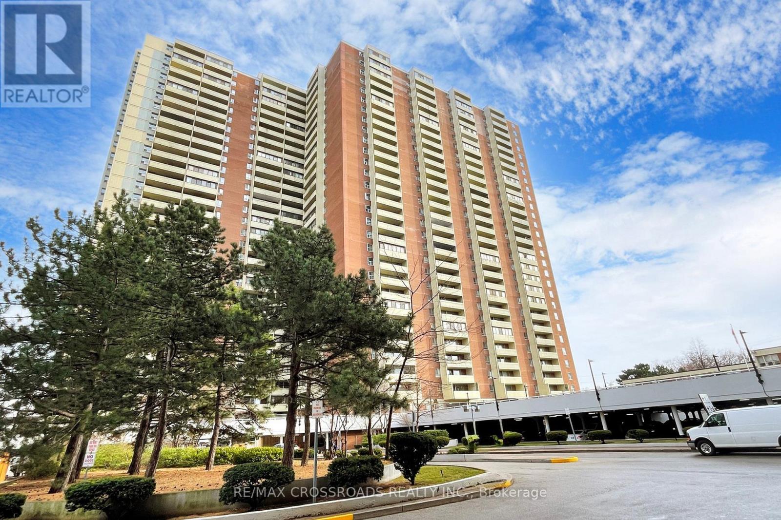 Ph18 - 5 Massey Square, Toronto (Crescent Town), Ontario  M4C 5L6 - Photo 1 - E12855664