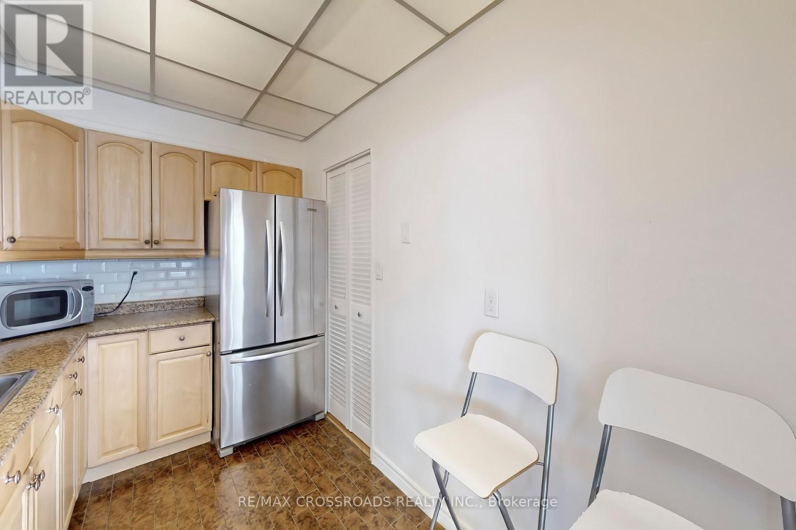 Ph18 - 5 Massey Square, Toronto (Crescent Town), Ontario  M4C 5L6 - Photo 17 - E12855664