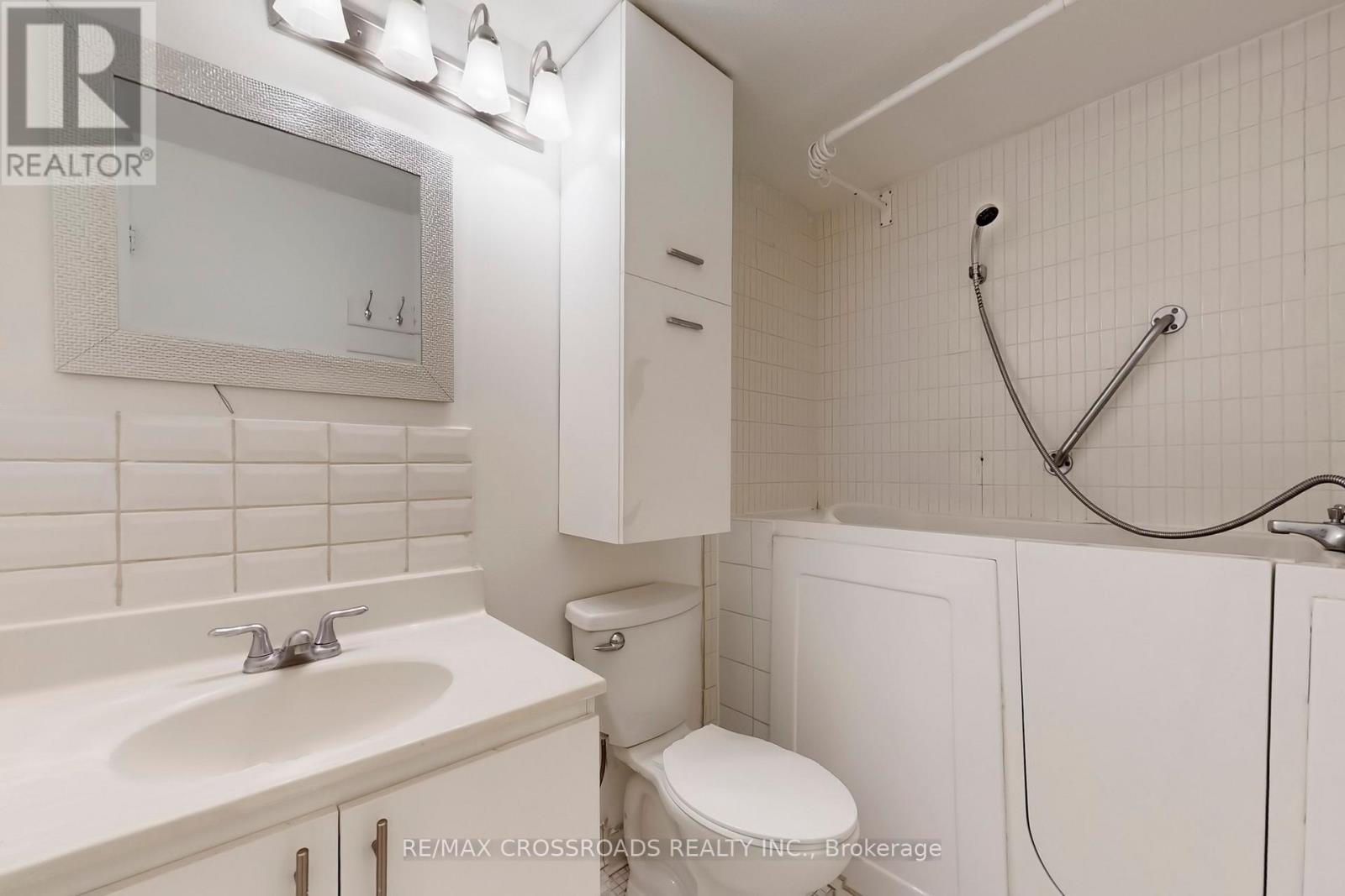 Ph18 - 5 Massey Square, Toronto (Crescent Town), Ontario  M4C 5L6 - Photo 24 - E12855664