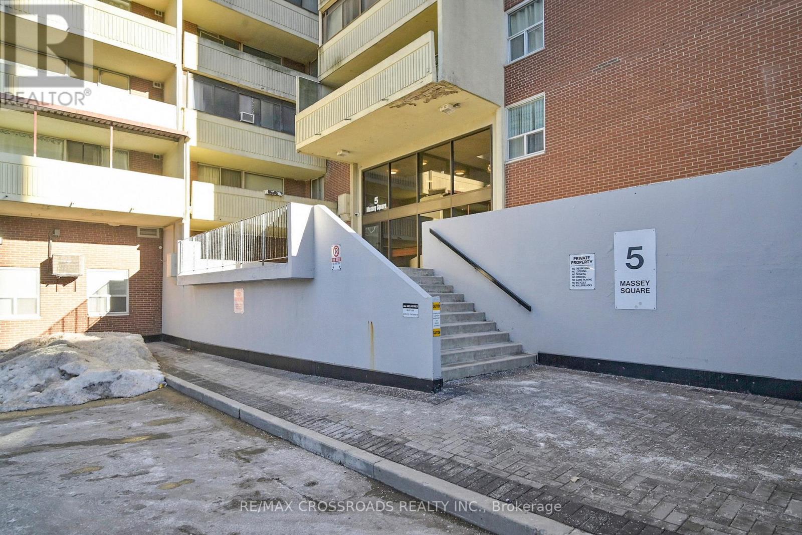 Ph18 - 5 Massey Square, Toronto (Crescent Town), Ontario  M4C 5L6 - Photo 3 - E12855664