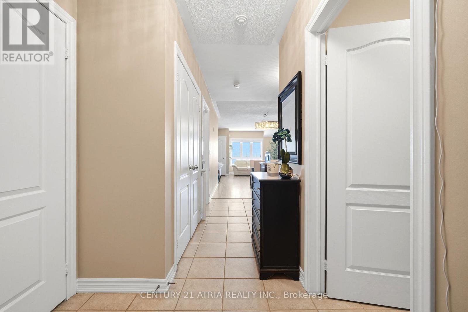 213 - 112 Simcoe Road, Bradford West Gwillimbury, Ontario  L3Y 1Y2 - Photo 6 - N12855612