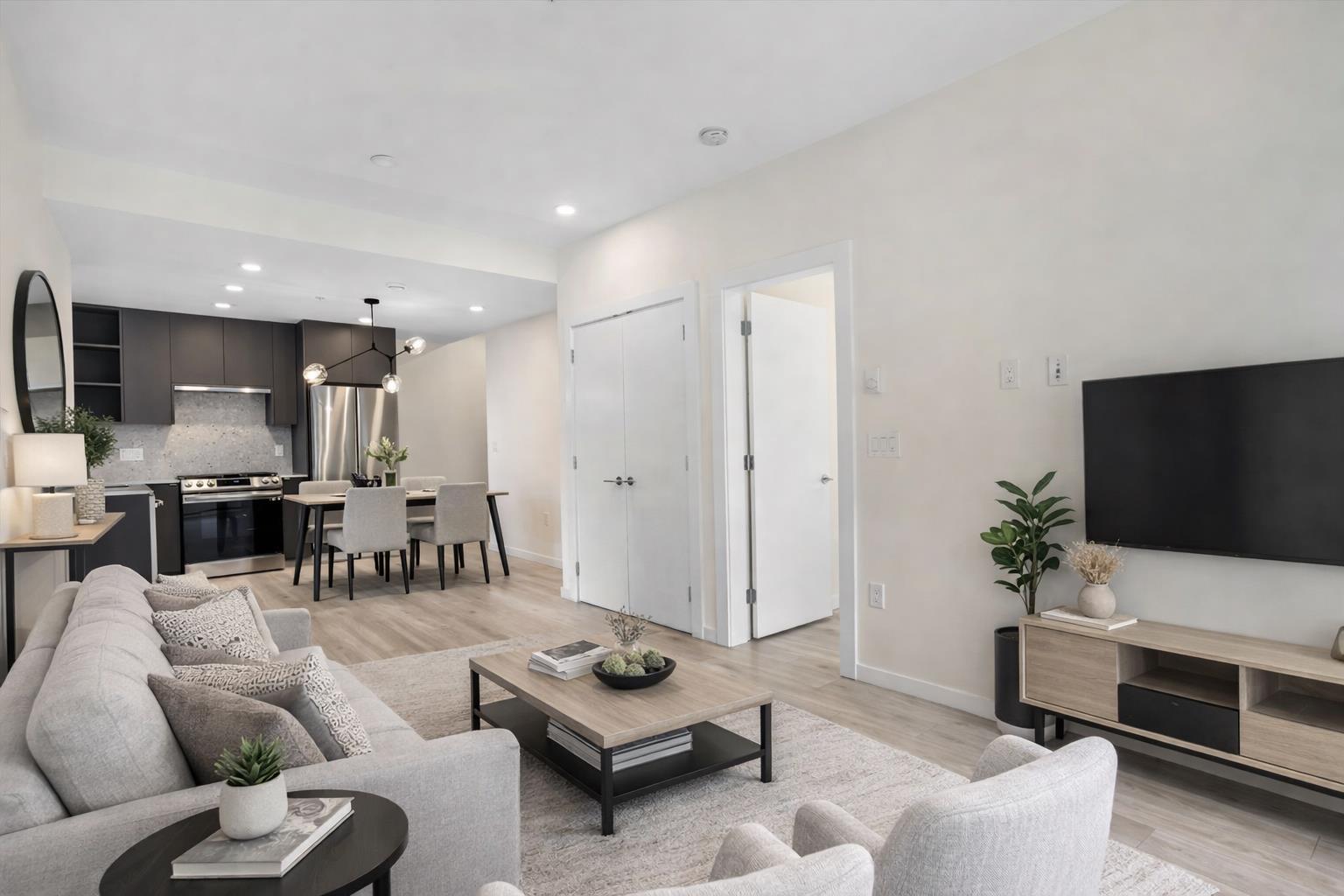 301 7920 206 Street, Langley, British Columbia  V3A 8S5 - Photo 3 - R3089183