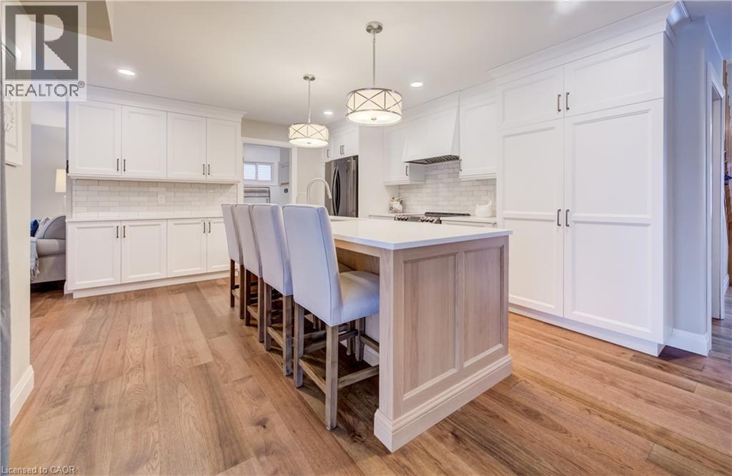 15 Mcleod Court, Kitchener, Ontario  N2R 1A9 - Photo 6 - 40808685